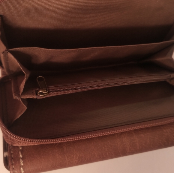 [5x$20] Pre-Loved Born Concept Leather Wallet - Picture 2 of 7